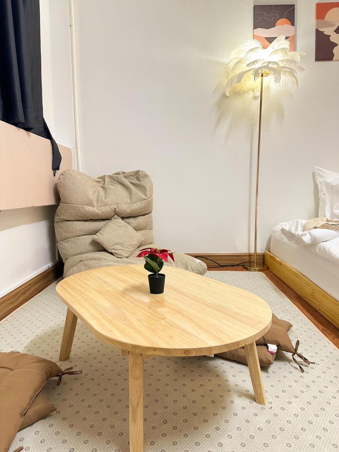 Montana Hotel & Hostel Phuket Karon Kültér fotó