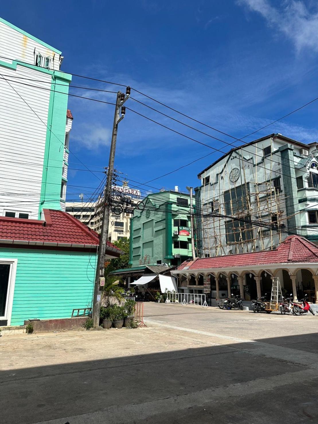 Montana Hotel & Hostel Phuket Karon Kültér fotó