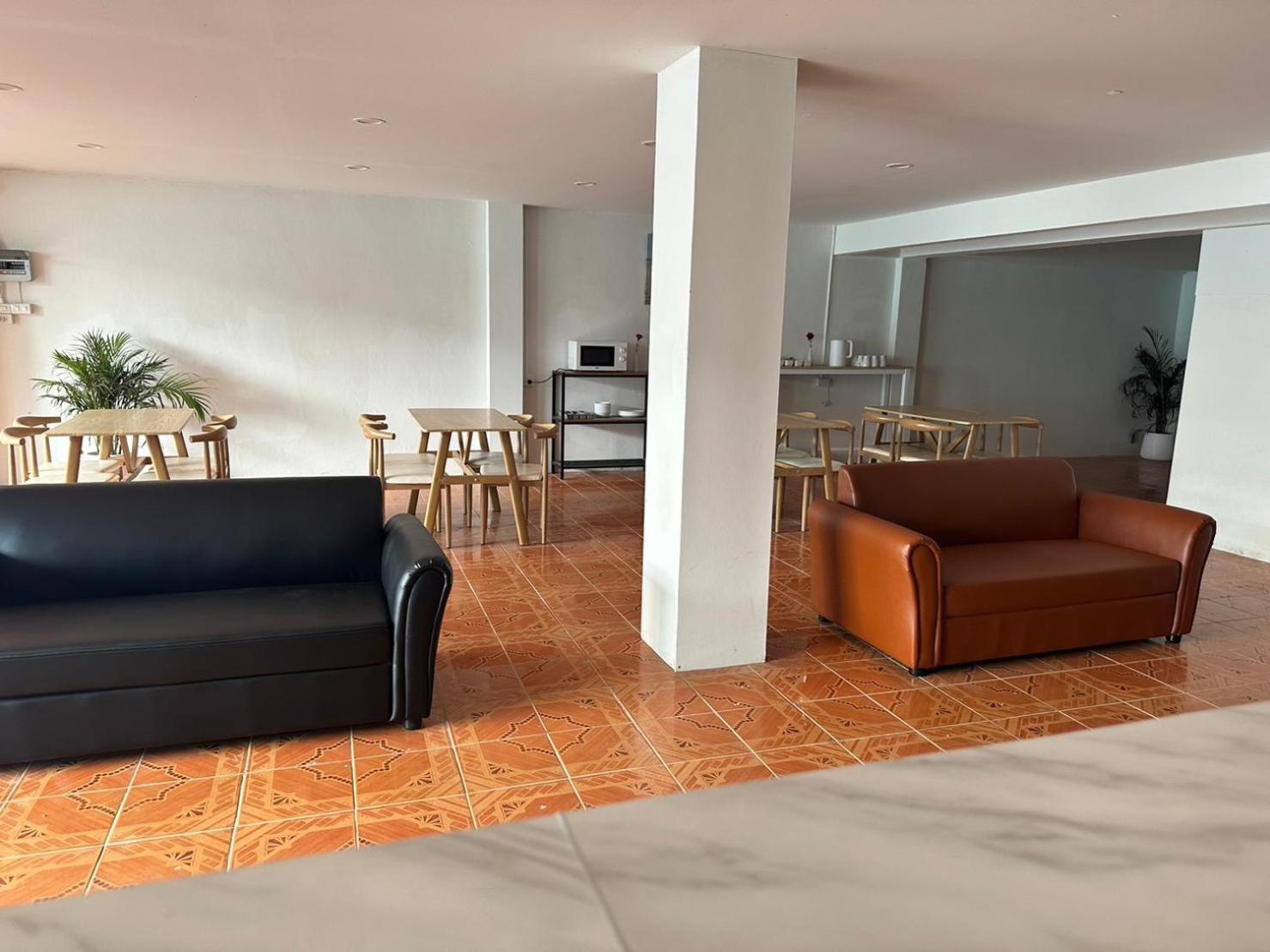 Montana Hotel & Hostel Phuket Karon Kültér fotó